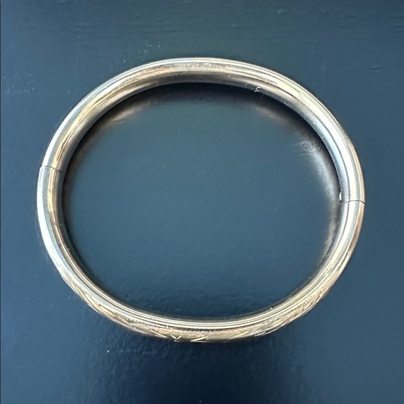 VTG Monet Victorian Revival Etched Gold Slider Bangle Bracelet - Picture 8 of 9